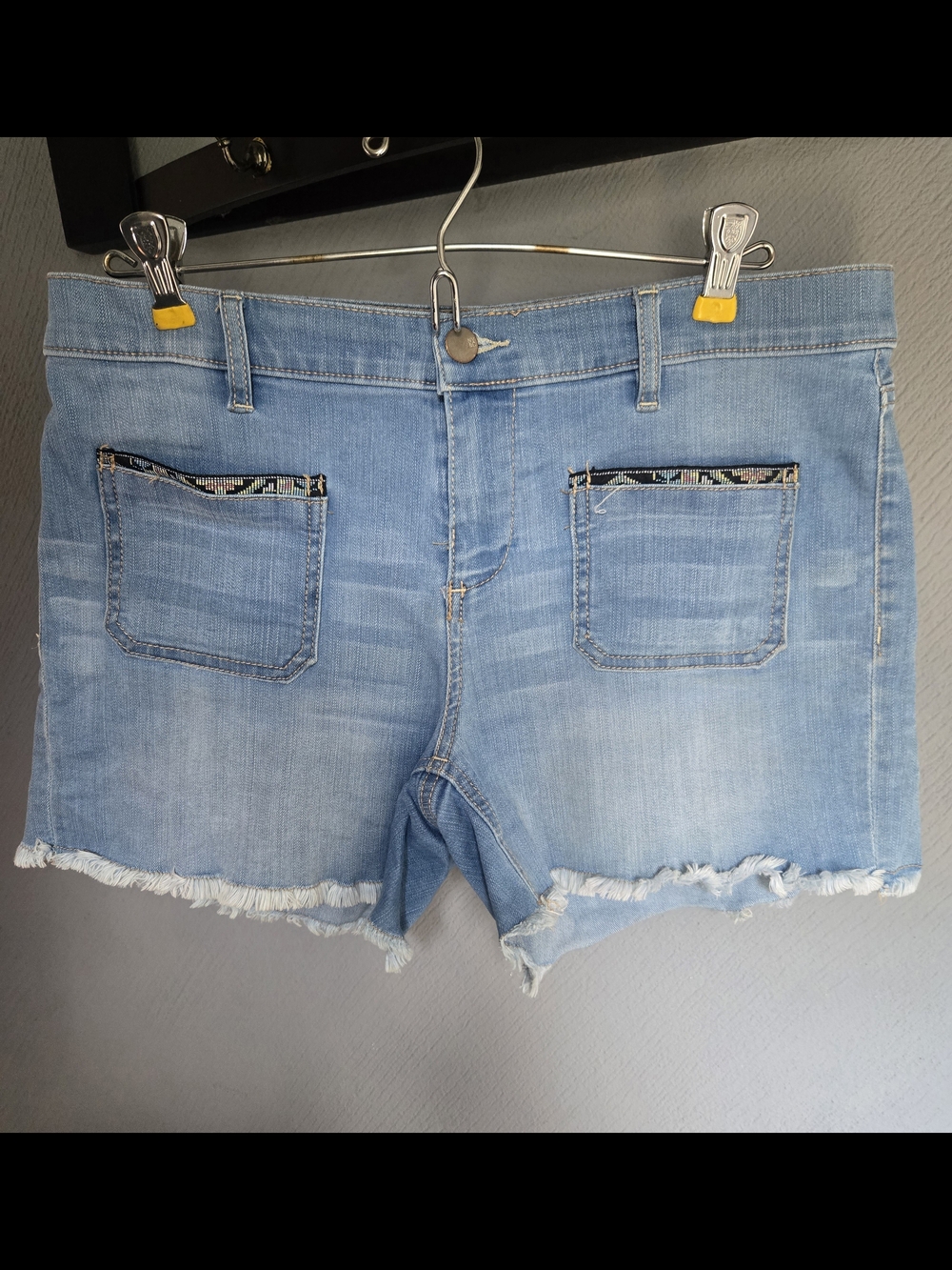 New York & Company Light Blue Denim Frayed-Hem Shorts with Patterned Pocket Trim